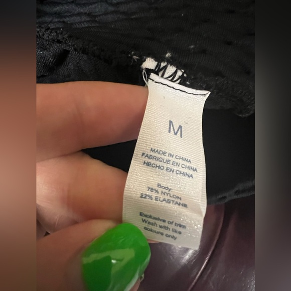 Tahira By KB Scrunch Shorts NWT - Picture 2 of 4